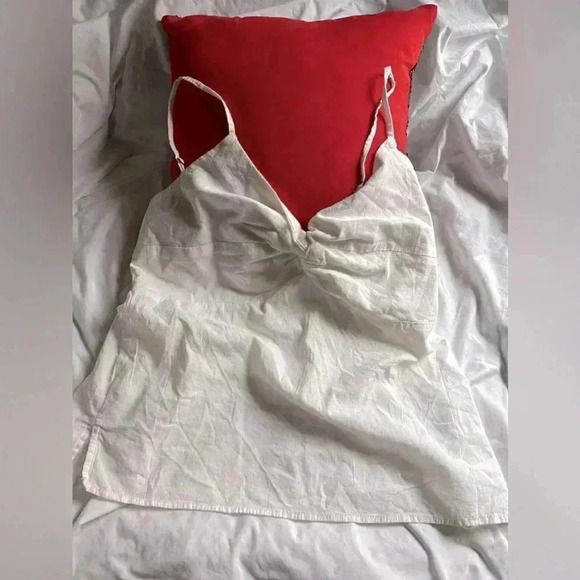 Old Navy Twist Front Cami Top - Picture 4 of 8